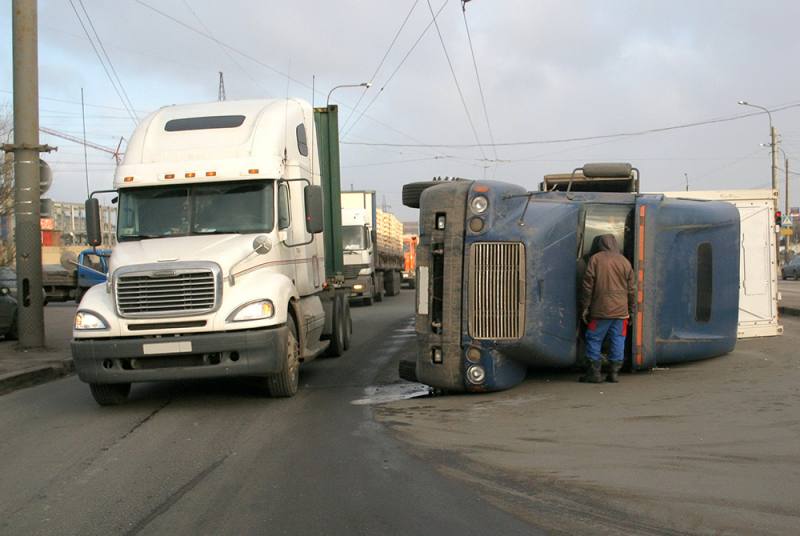 Warning, truckers!  What you should do after an accident