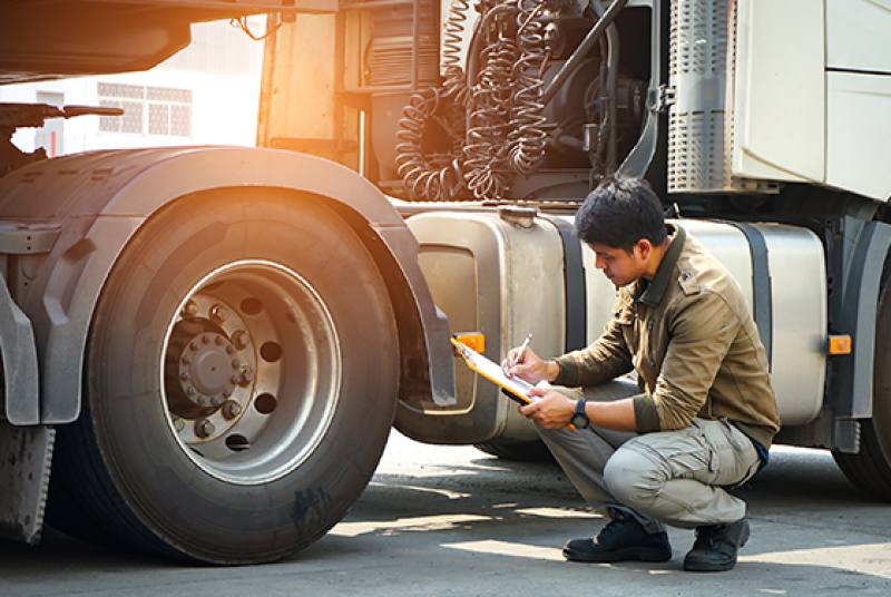 Incremente la Seguridad en Ruta con Inspecciones y Mantenimiento de Llantas.